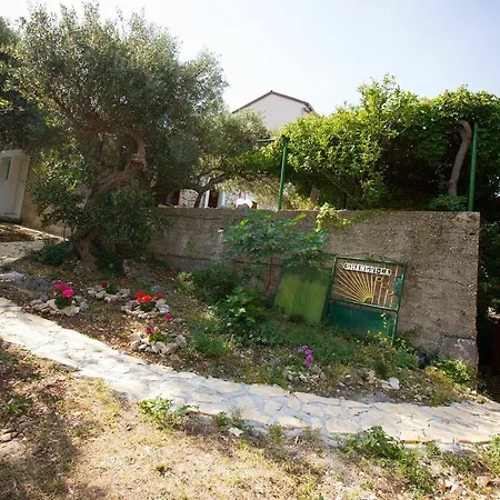 Shangri-la Milna (Hvar)