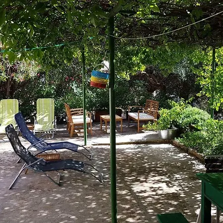 Shangri-la Milna (Hvar)